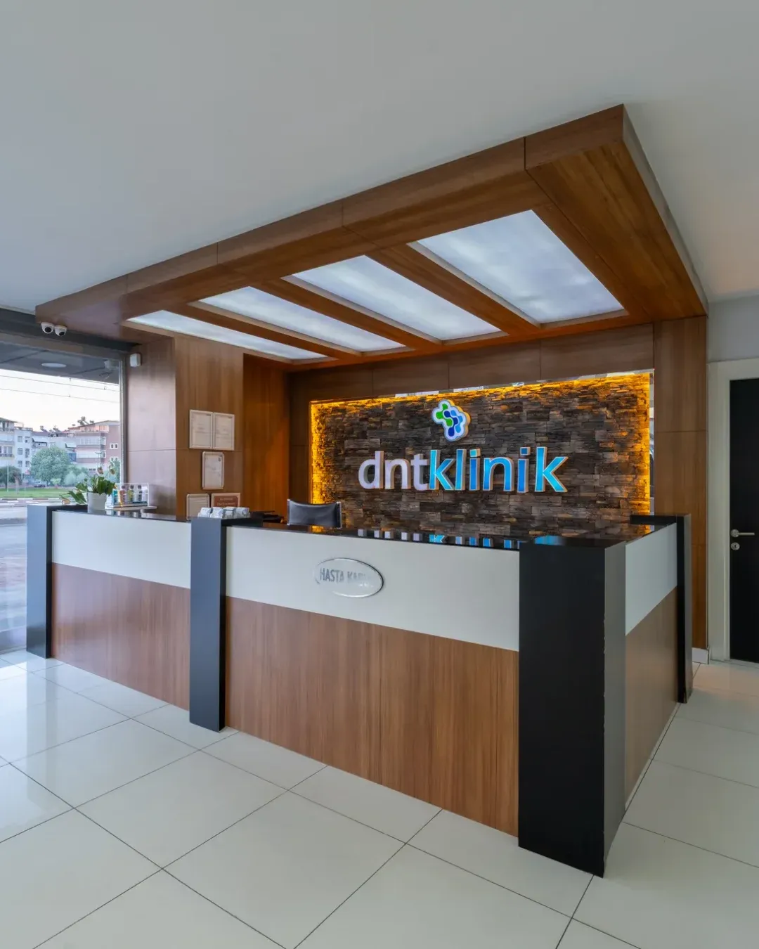 Reception area at DNT Klinik in Antalya